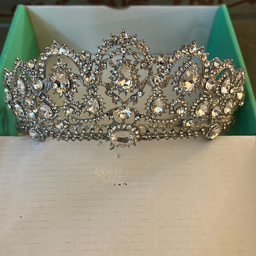 YallFF Tiara  IOB